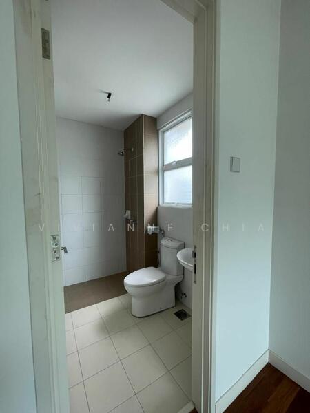 For Sale - Semi-Detached House at d'Laman Greenville