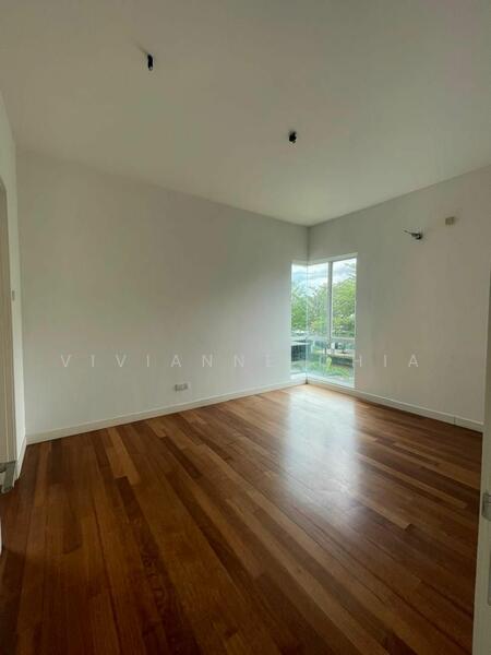 For Sale - Semi-Detached House at d'Laman Greenville