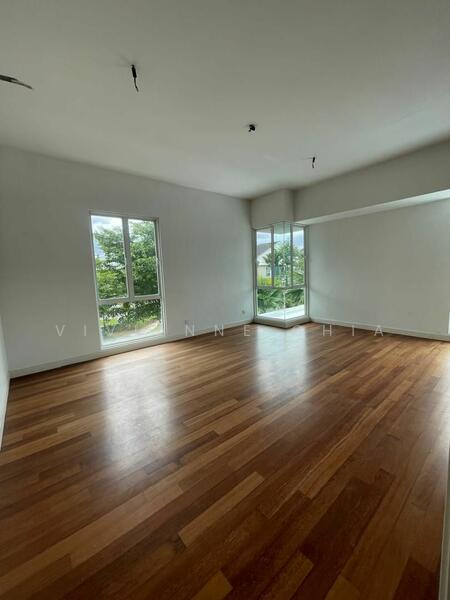 For Sale - Semi-Detached House at d'Laman Greenville