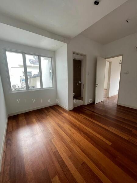 For Sale - Semi-Detached House at d'Laman Greenville