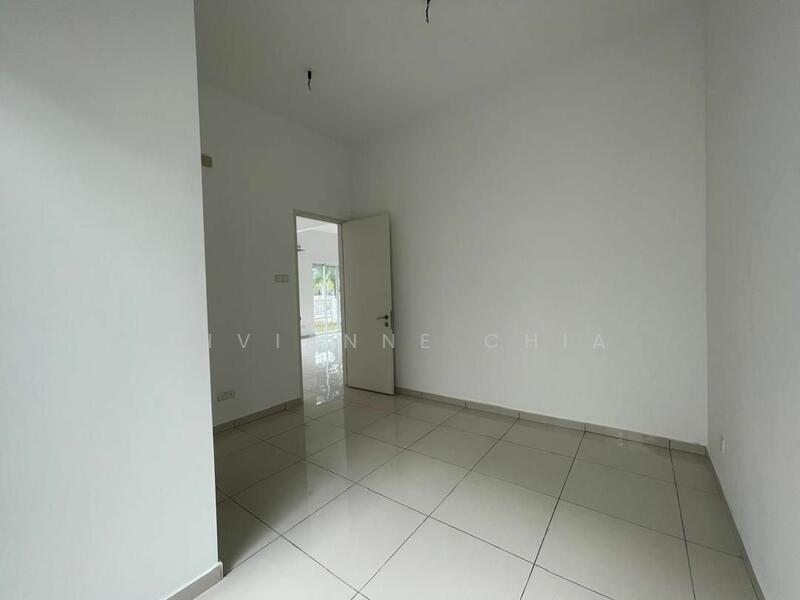 For Sale - Semi-Detached House at d'Laman Greenville