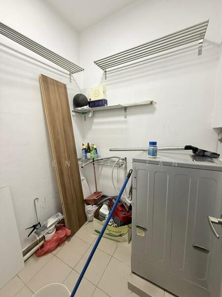 For Rent - D'Rich Executive Suites