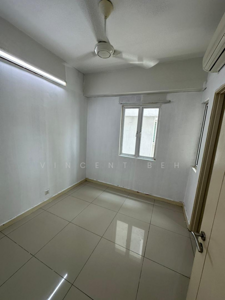 Untuk Disewa - Tiara Mutiara / The Crown