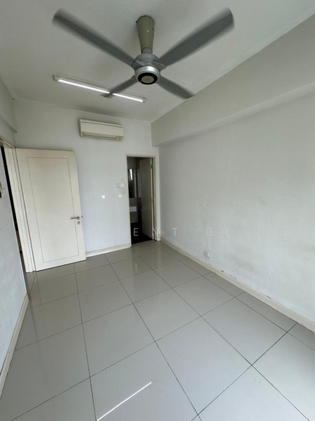 Untuk Disewa - Tiara Mutiara / The Crown