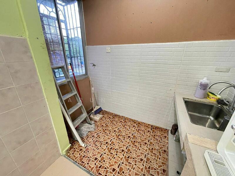 Untuk Dijual - Sri Puteri