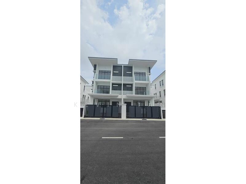 For Sale - Semi-Detached House at Abadi Heights