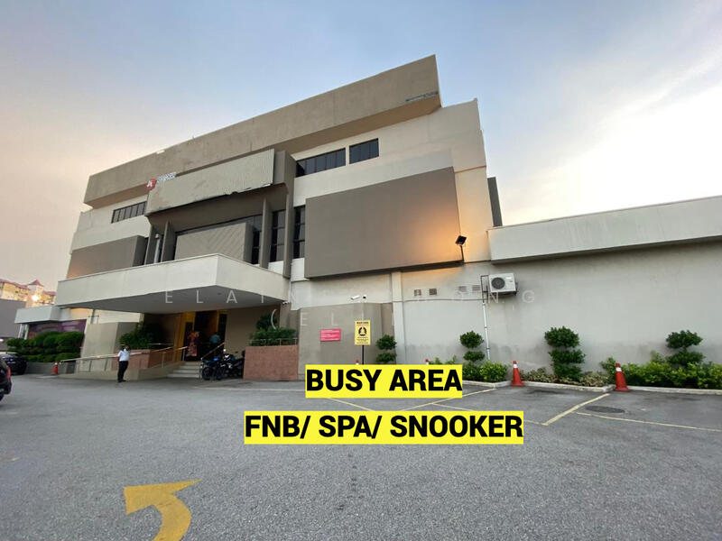 For Rent - One or two floors (high ceiling) - Restaurant, massage, karaoke