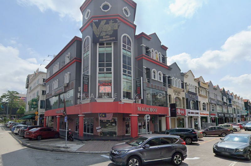 Untuk Disewa - Dataran Sunway Kota Damansara Petaling Jaya CORNER Ground First Floor Shop with Lift Aircond