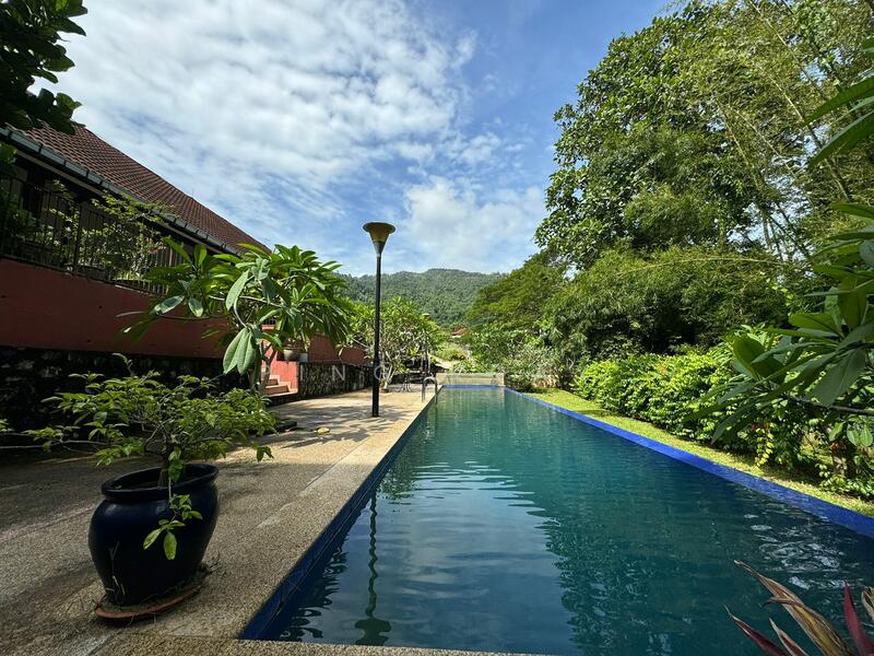 For Sale - ONE OF A KIND BUNGALOW | 16000SF | JESSELTON