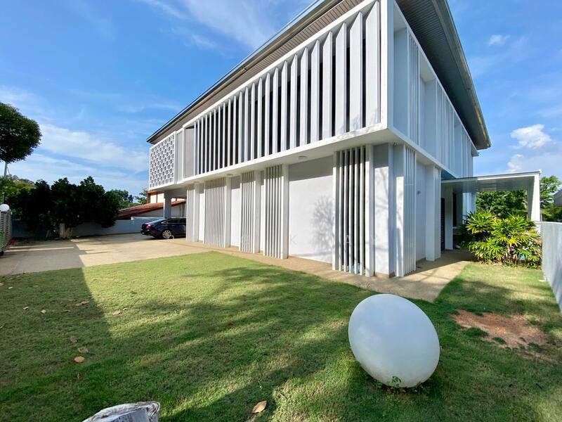For Sale - 2.5 STY REBUILT BUNGALOW | 7750SF | JESSELTON