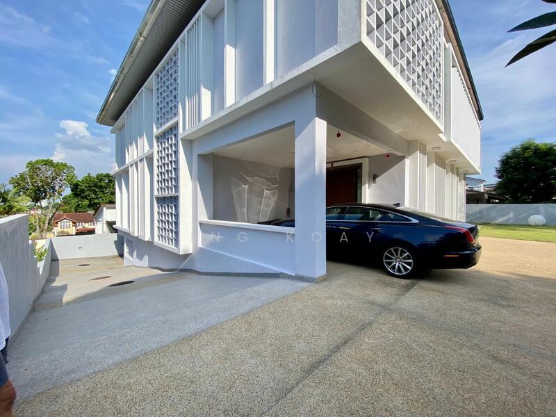 For Sale - 2.5 STY REBUILT BUNGALOW | 7750SF | JESSELTON