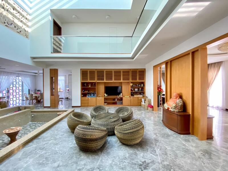 For Sale - 2.5 STY REBUILT BUNGALOW | 7750SF | JESSELTON