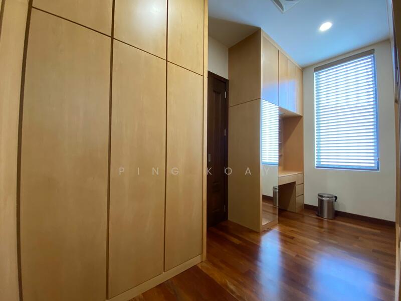 For Sale - 2.5 STY REBUILT BUNGALOW | 7750SF | JESSELTON