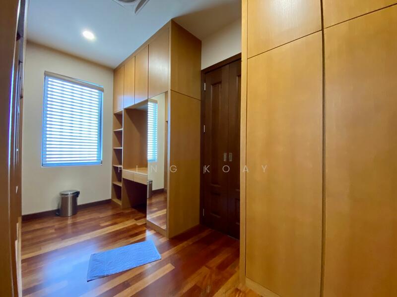 For Sale - 2.5 STY REBUILT BUNGALOW | 7750SF | JESSELTON