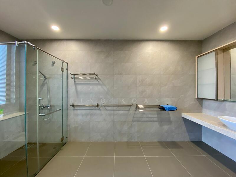 For Sale - 2.5 STY REBUILT BUNGALOW | 7750SF | JESSELTON