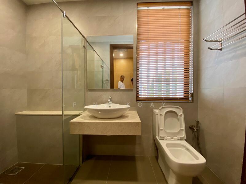 For Sale - 2.5 STY REBUILT BUNGALOW | 7750SF | JESSELTON