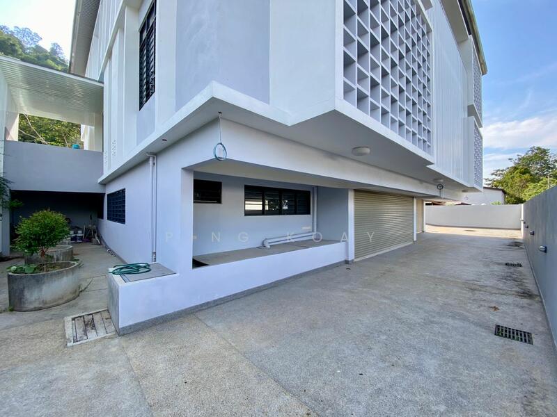 For Sale - 2.5 STY REBUILT BUNGALOW | 7750SF | JESSELTON