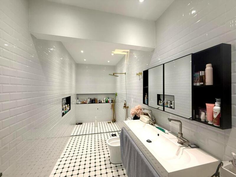 For Sale - Bandar Nusaputra Puchong