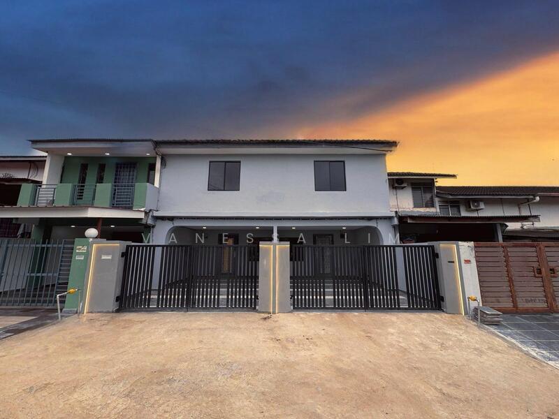 Untuk Dijual - 2-storey Terrace House at Taman Muhibbah