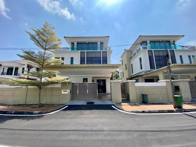 For Sale - 3 STY REBUILT BUNGALOW | near WET MARKET