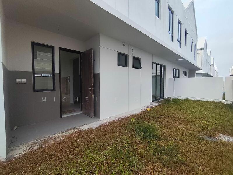 For Sale - Semi-Detached House at Elmina