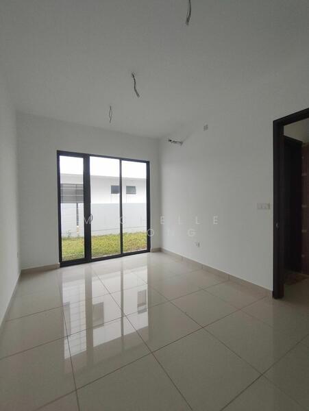 For Sale - Semi-Detached House at Elmina