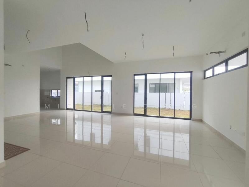 For Sale - Semi-Detached House at Elmina