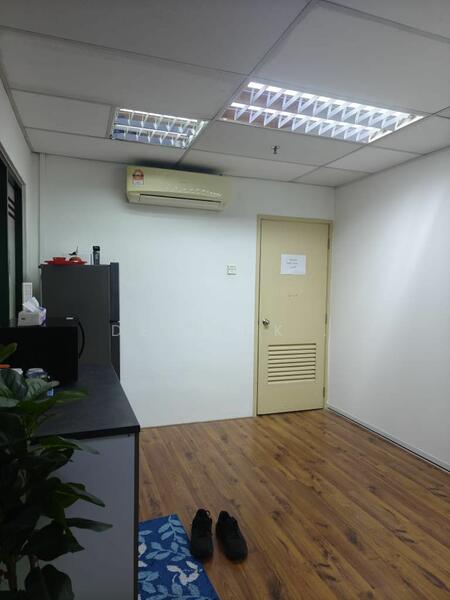 Untuk Disewa - OFFICE LOT FOR RENT AT E GATE GOOD CONDITION