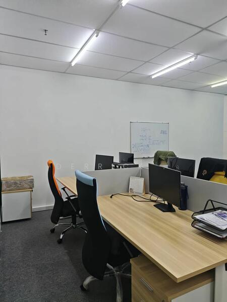 Untuk Disewa - OFFICE LOT FOR RENT AT E GATE GOOD CONDITION