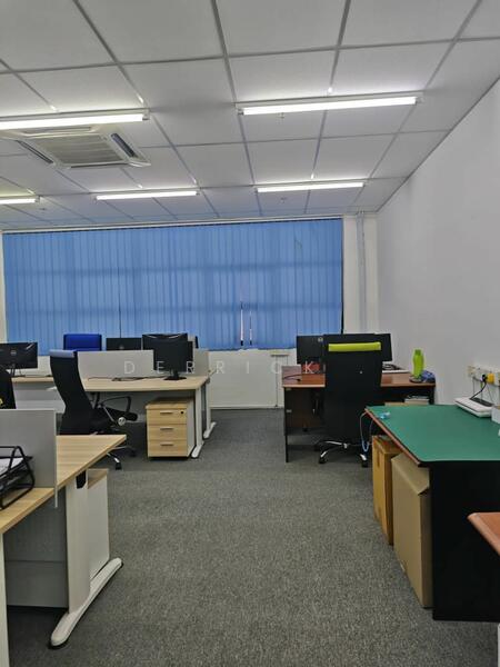 Untuk Disewa - OFFICE LOT FOR RENT AT E GATE GOOD CONDITION