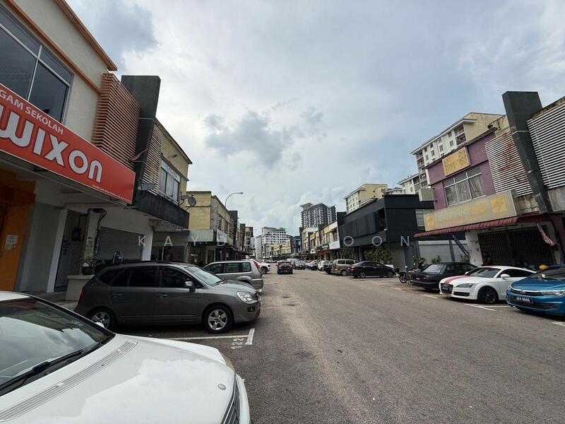 Untuk Dijual - Larkin Idaman 2 Storey Shop