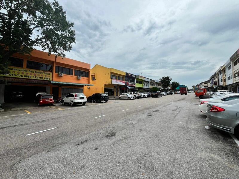 For Rent - Johor Jaya Double storey Shoplot, Ground Floor