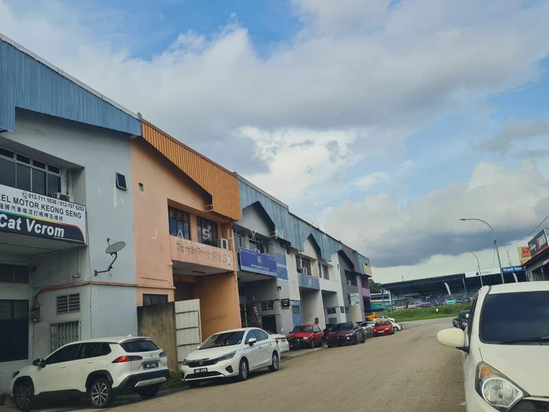 For Rent - Desa Plentong