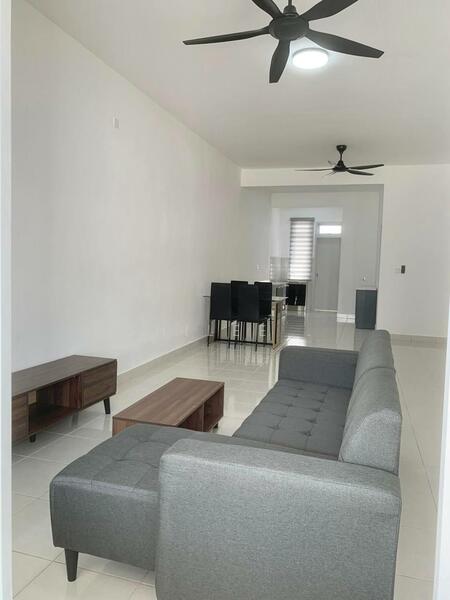 Untuk Disewa - Meridin East Meridins Easts