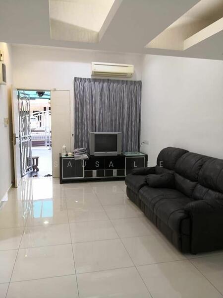 Untuk Dijual - 1.5-storey Terraced House at Taman Molek