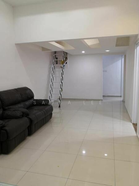 Untuk Dijual - 1.5-storey Terraced House at Taman Molek