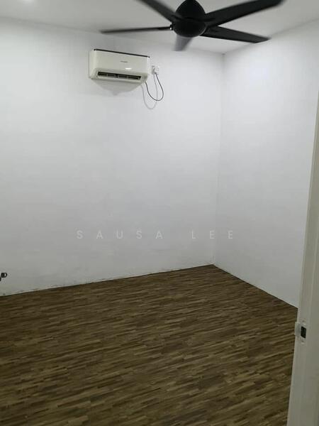 Untuk Dijual - 1.5-storey Terraced House at Taman Molek