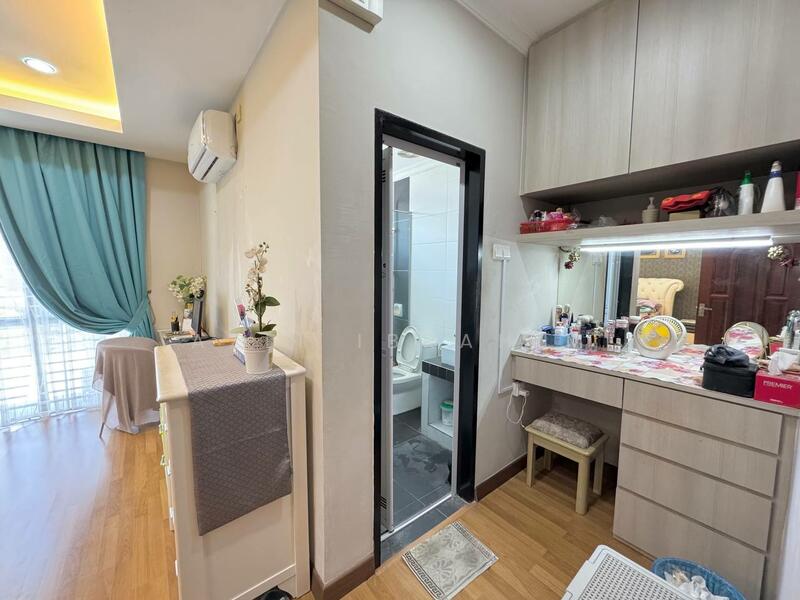 For Sale - Saffron Hills Denai Alam