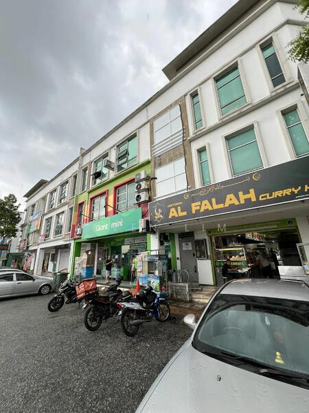 For Sale - Tun Hussein Onn, Taman Sutera, 3 Storey Shop, Full Tenanted, ROI 5%, Face Main Road
