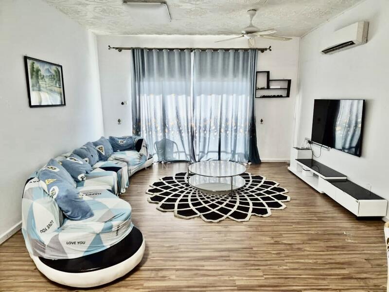 Untuk Disewa - One World 2 (1-Sky)