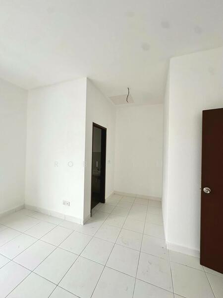 Untuk Dijual - Meridin East Meridins Easts