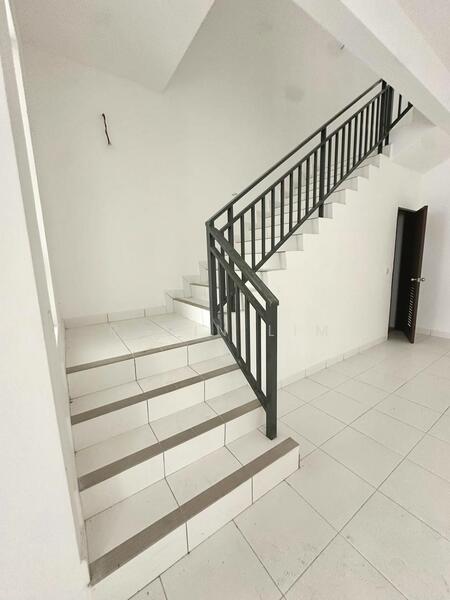 Untuk Dijual - Meridin East Meridins Easts