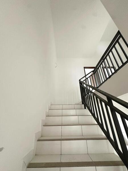 Untuk Dijual - Meridin East Meridins Easts