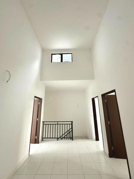 Untuk Dijual - Meridin East Meridins Easts