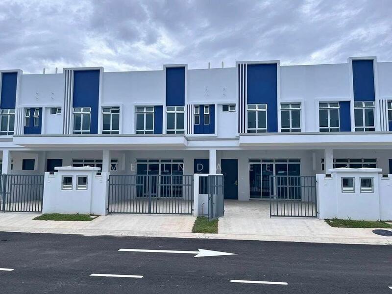 Untuk Disewa - Johor Bahru Bandar Dato Onn Partially Furnished 2 Storey Terrace 3bed