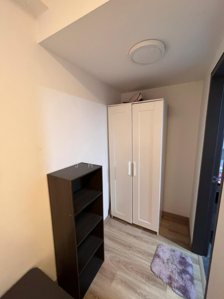 Untuk Disewa - Emporis