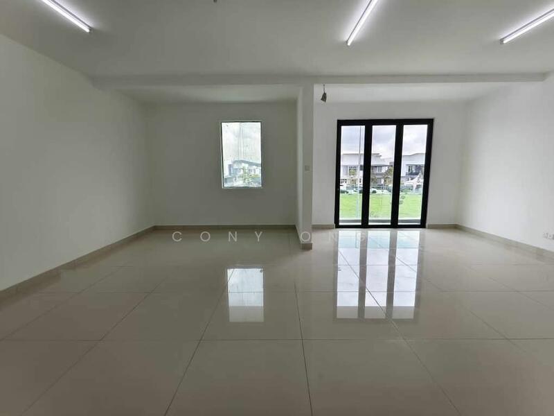 Untuk Dijual - Mutiara Rini,Mutiara Bestari 3,Jalan Mutiara Bestari,3 storey cluster house