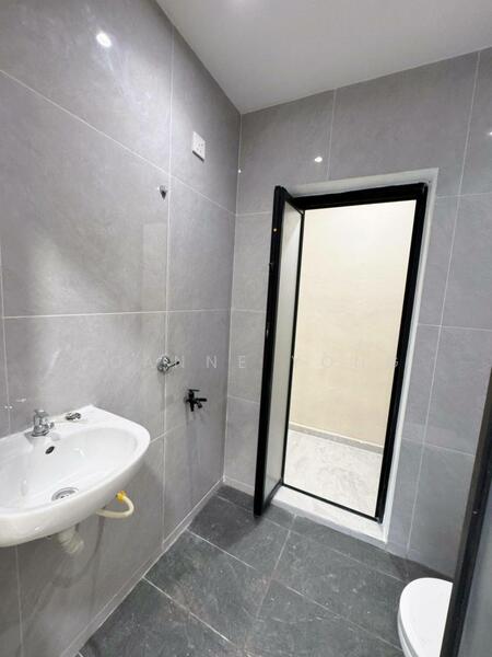 Untuk Dijual - Luxury Large Double Storey Low Cost Unblock View @ 691 Jalan Jambu Air 8 Taman Muhibbah Kulai Johor