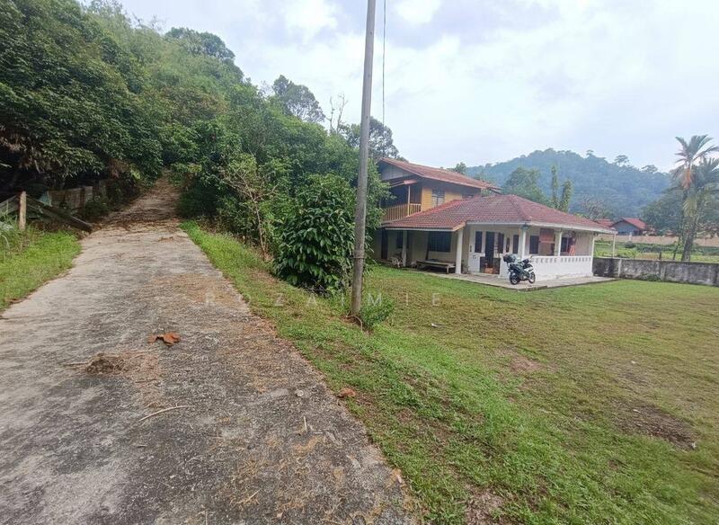 Untuk Dijual - [4 ekar] Tanah Sg Lui Batu 25 Hulu langat