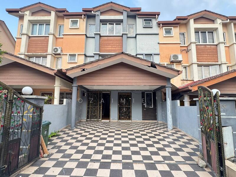 Untuk Dijual - [5Room + Freehold] 3 Storey House at Bukit Permata Sri Gombak
